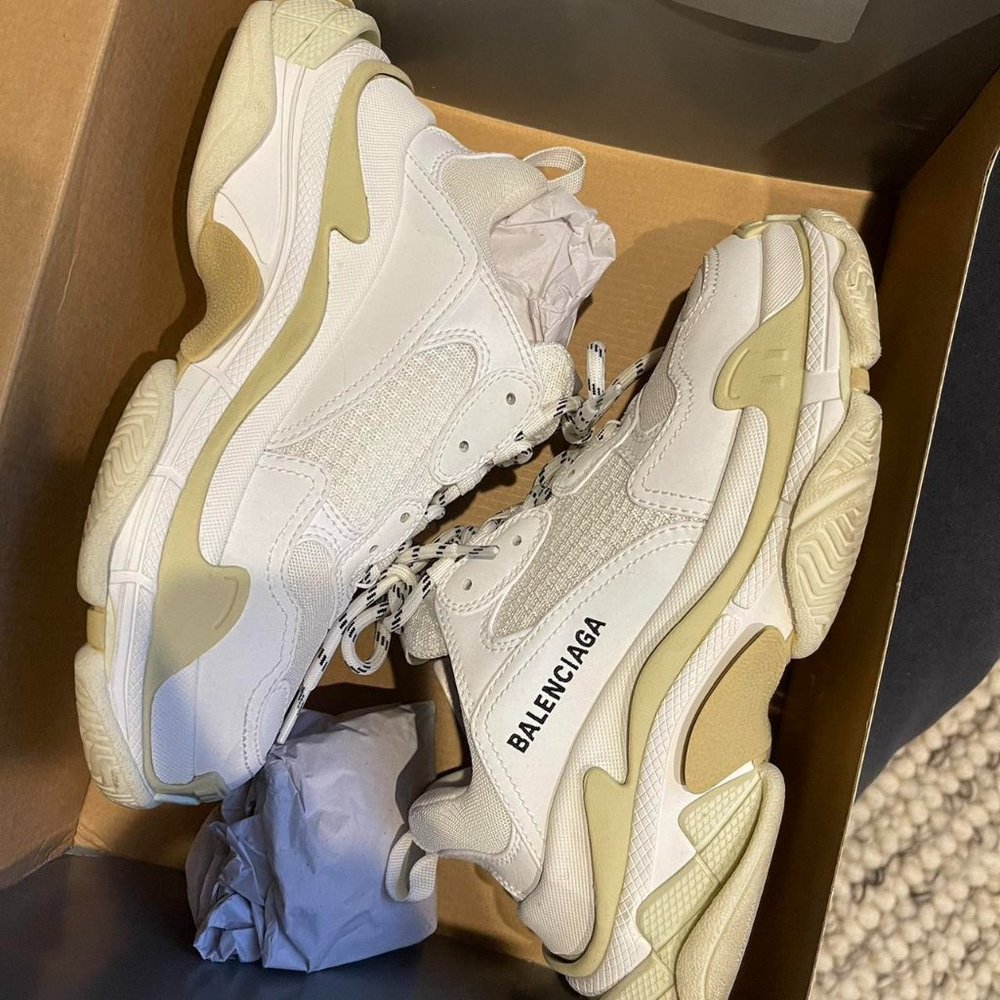 BALENCIAGA TRIPLE S SNEAKERS SIZE 38